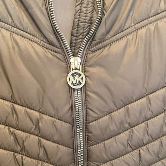 Michael Kors Women's Olive Green Quilted Vest - Picture 4 of 8